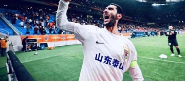 开云体育App-告别功勋队长！泰山官宣费莱尼将赛季结束后离队